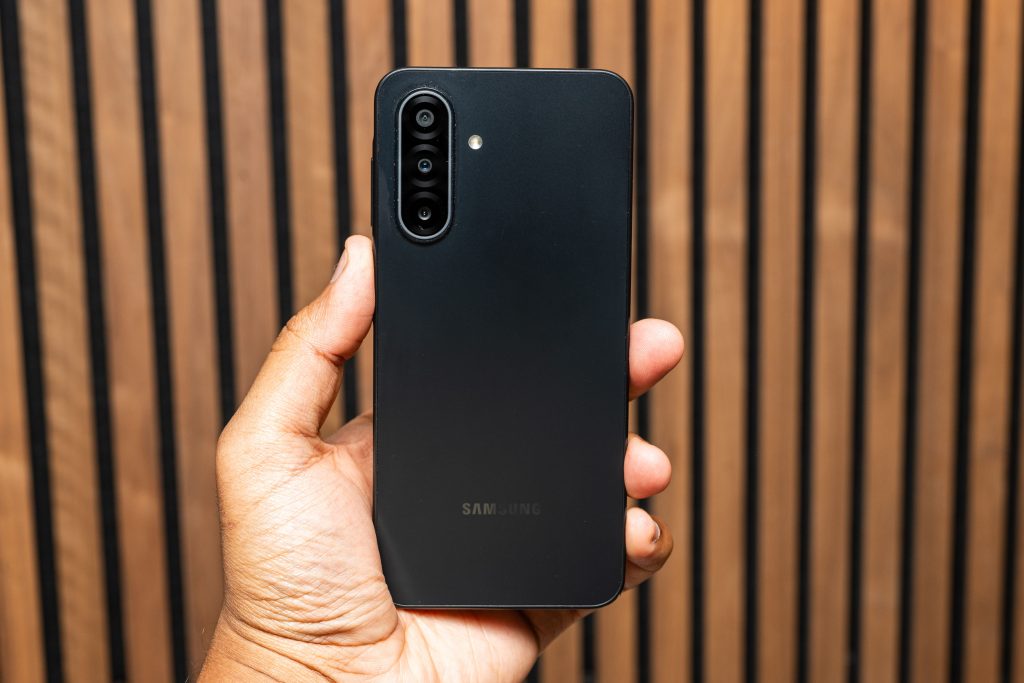 Samsung Galaxy A17 5G Review: Crippling Performance