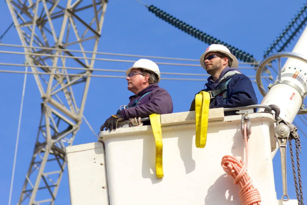 PJM picks partners for 300 mile Midwest electric transmission project