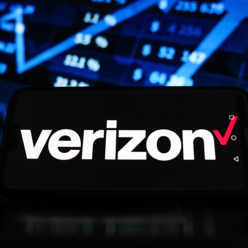 Verizon acknowledges "pain" of new unlock policy, suggests change is coming