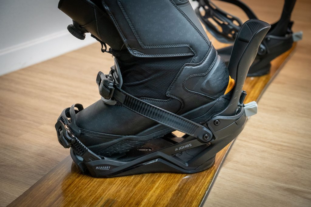 Jones Mercury FASE Snowboard Bindings Review: The Best Fast Entry System