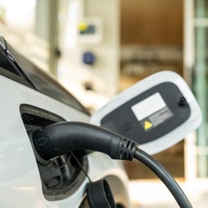 Doubling the voltage: What 800 V architecture really changes in EVs