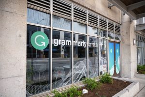 Grammarly Is Offering ‘Expert’ AI Reviews From Your Favorite Authors—Dead or Alive