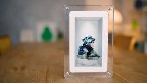 This Digital Picture Frame Wants to Bring People Closer to a Holographic Future