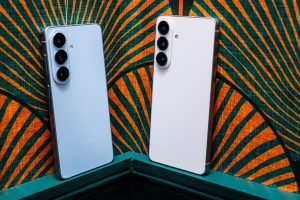 Samsung Galaxy S26 and Galaxy S26+ Review: Lacking Ambition