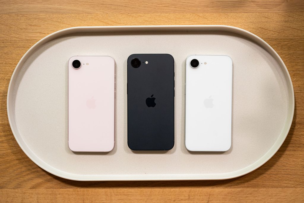 Apple iPhone 17e Review: MagSafe Makes a Difference