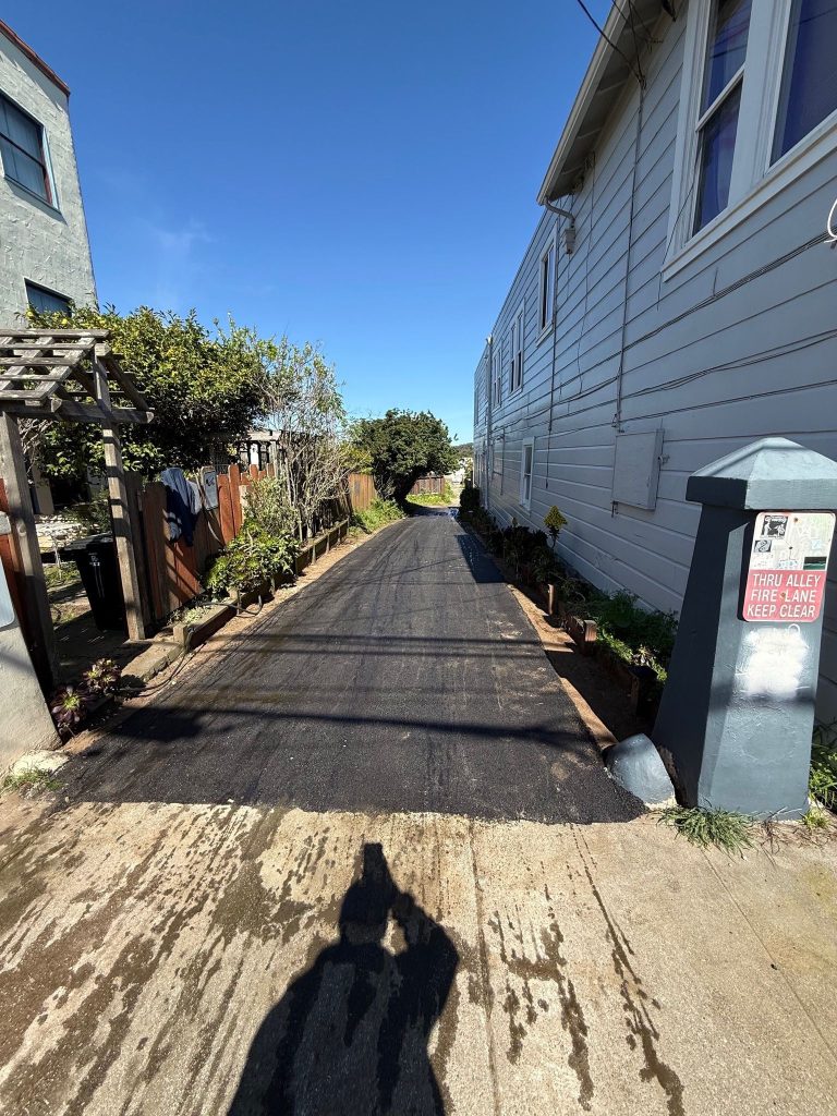 Your Art Can Go in This San Francisco Alley