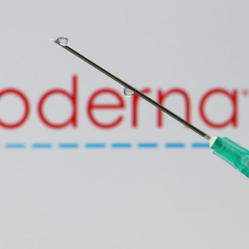 FDA advisors unanimously vote to approve Moderna's mRNA after agency drama