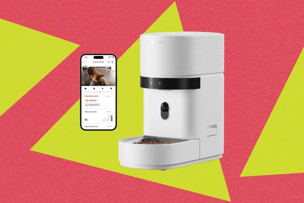 These 12 Automatic Cat Feeders Were the Best We Tested in 2026