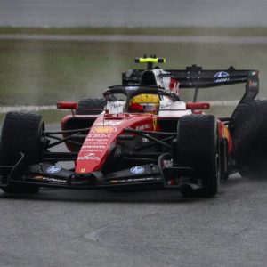 F1 in Bahrain… in Malaysia: The race needed a software update to start